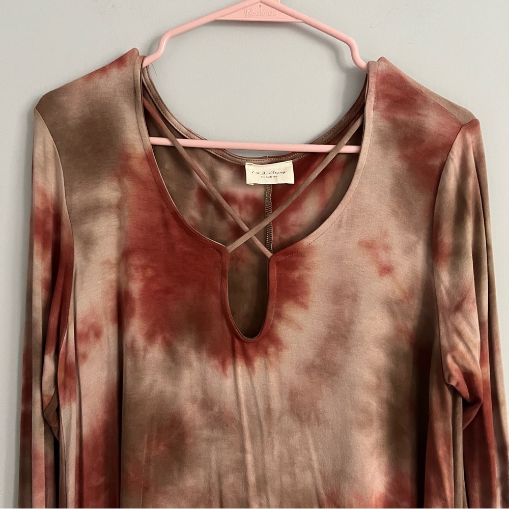 1.4.3. Story by Line Up Criss Cross Brown Tie Dye Boho Style Tunic Blouse - Picture 3 of 5